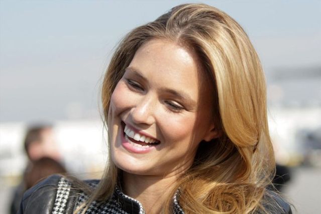 Bar Rafaeli at launch SI plane (20 photos)