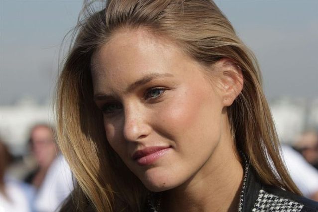 Bar Rafaeli at launch SI plane (20 photos)