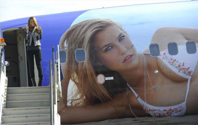 Bar Rafaeli at launch SI plane (20 photos)