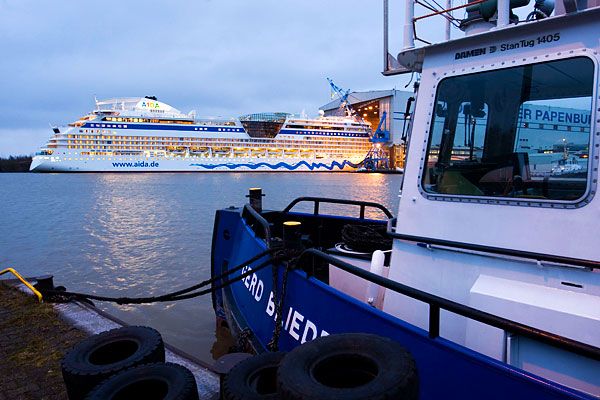 AIDALuna Cruise ship was put on the water (10 photos)