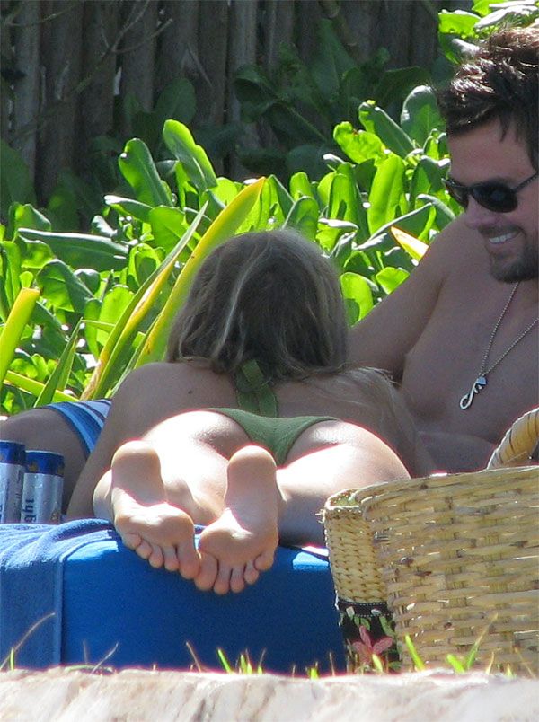 Fergie in bikini (9 photos)