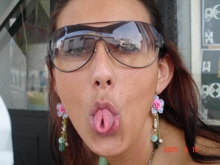 Show your tongue. Excellent photo series (40 photos)