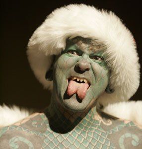 Show your tongue. Excellent photo series (40 photos)
