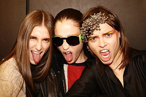 Show your tongue. Excellent photo series (40 photos)