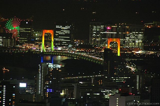Tokyo by night (23 photos)