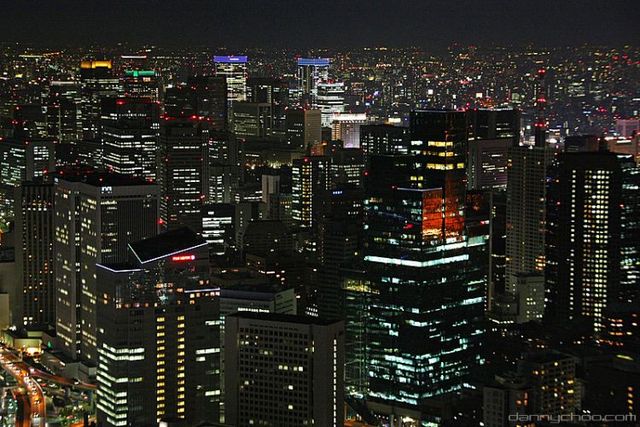 Tokyo by night (23 photos)