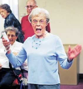 The funniest pictures of old people playing Wii (10 photos)