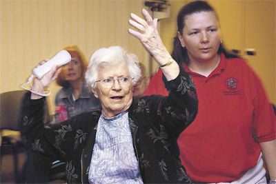 The funniest pictures of old people playing Wii (10 photos)