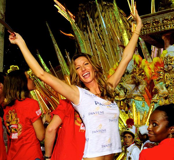 Celebrities at the Carnivals (Rio, New Orleans) (41 photos)