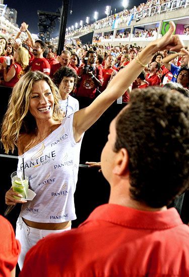 Celebrities at the Carnivals (Rio, New Orleans) (41 photos)