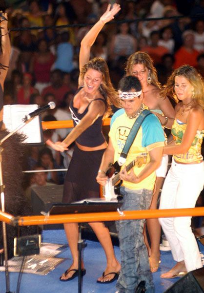 Celebrities at the Carnivals (Rio, New Orleans) (41 photos)