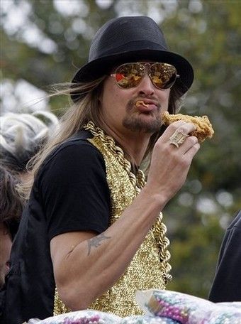 Celebrities at the Carnivals (Rio, New Orleans) (41 photos)