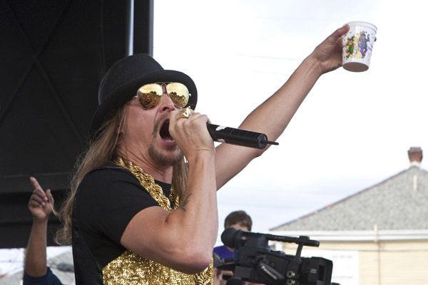 Celebrities at the Carnivals (Rio, New Orleans) (41 photos)