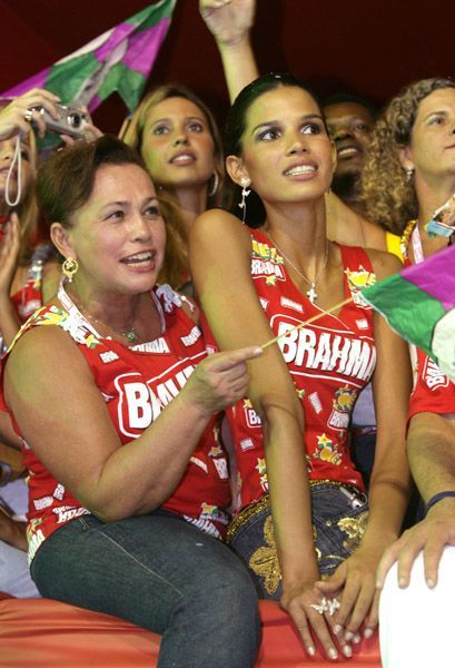 Celebrities at the Carnivals (Rio, New Orleans) (41 photos)