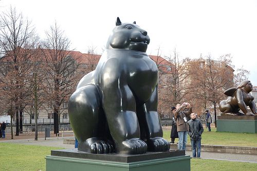 Cats monuments (41 photos)