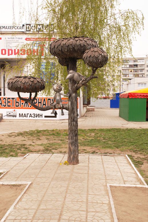 Cats monuments (41 photos)