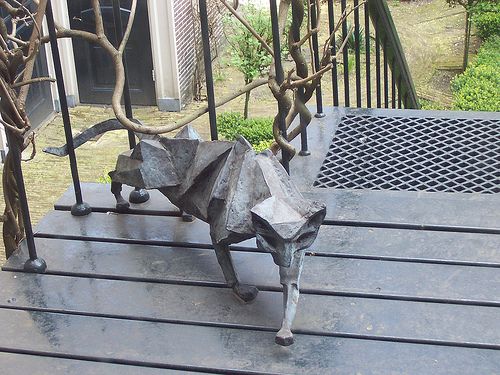 Cats monuments (41 photos)