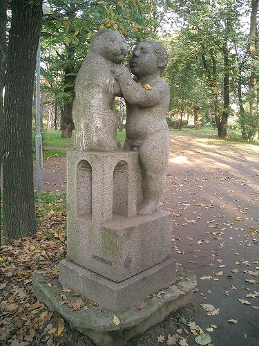 Cats monuments (41 photos)