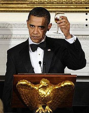 9 pictures of Barack Obama drinking and smoking (9 photos)