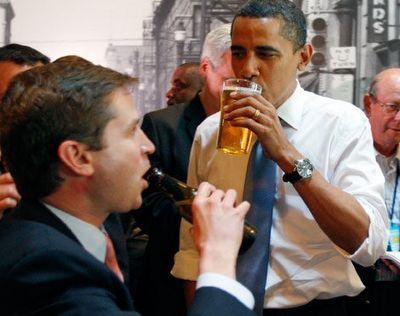 9 pictures of Barack Obama drinking and smoking (9 photos)