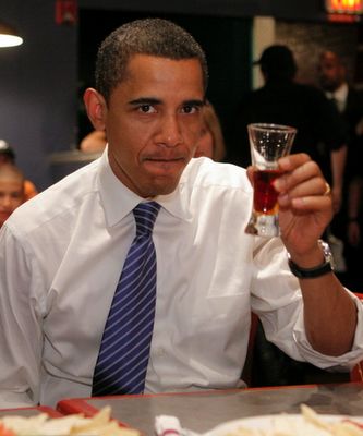 9 pictures of Barack Obama drinking and smoking (9 photos)