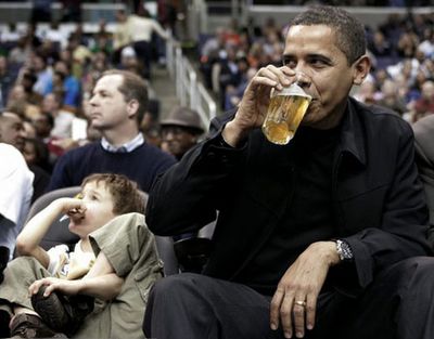 9 pictures of Barack Obama drinking and smoking (9 photos)