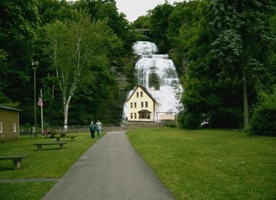 Cool homes photoshopped (19 photos)