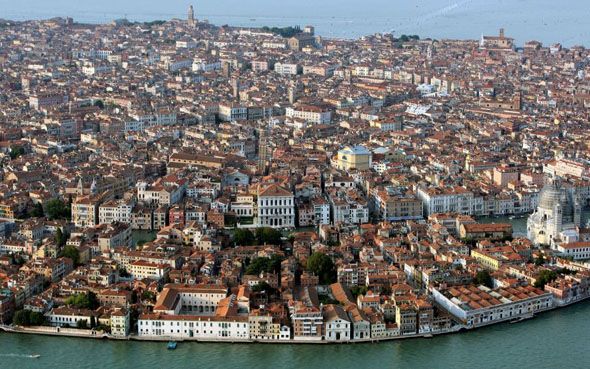 Venise from above (7 photos)