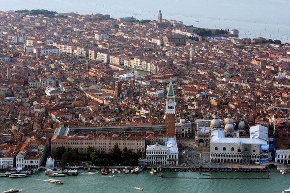 Venise from above (7 photos)