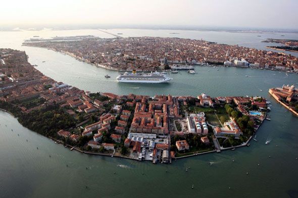 Venise from above (7 photos)