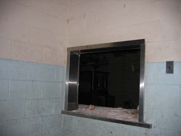 Abandoned school in Richmond (31 photos)
