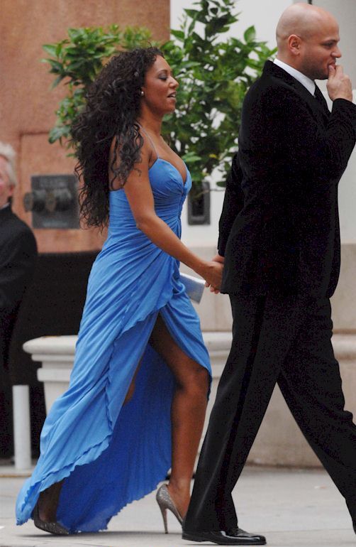 Melanie Brown is in a good shape (4 photos)