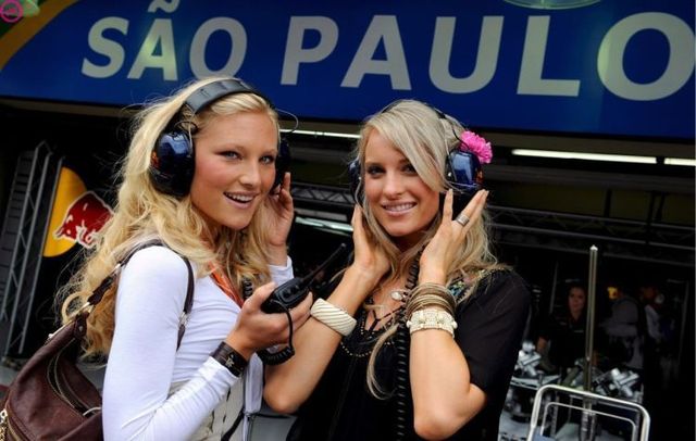 Formula 1 Girls (17 photos)