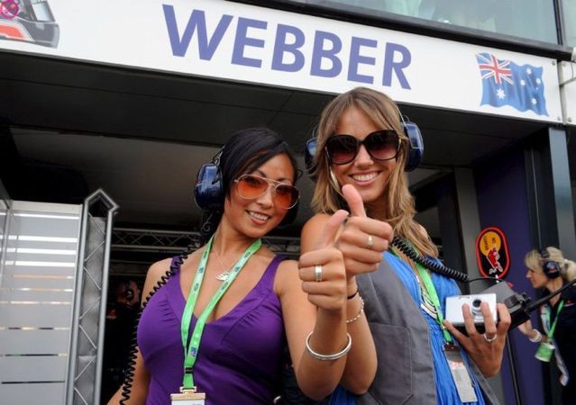 Formula 1 Girls (17 photos)
