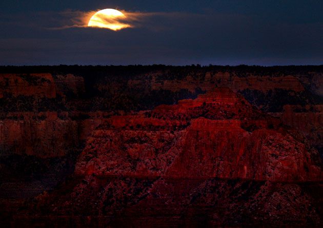 Sunrise and sunset in the Grand Canyon (11 photos)