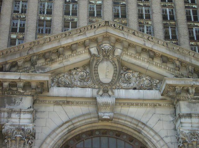 Abandoned Michigan Central Station (15 photos)