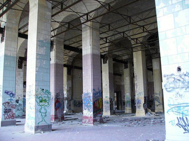 Abandoned Michigan Central Station (15 photos)