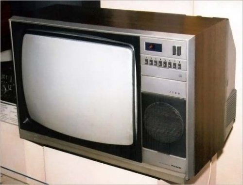 Collection of vintage TV sets (40 photos)