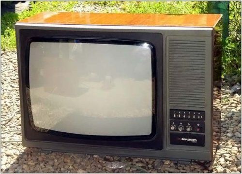 Collection of vintage TV sets (40 photos)