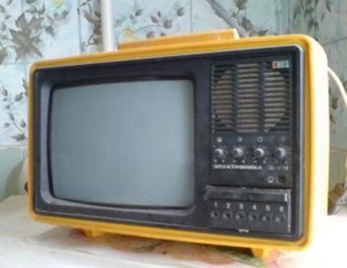 Collection of vintage TV sets (40 photos)