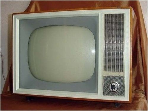 Collection of vintage TV sets (40 photos)