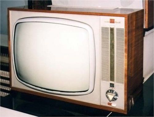 Collection of vintage TV sets (40 photos)