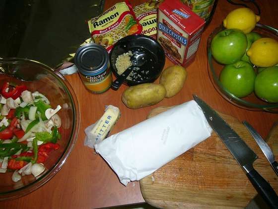 How to prepare food in a car (12 photos)