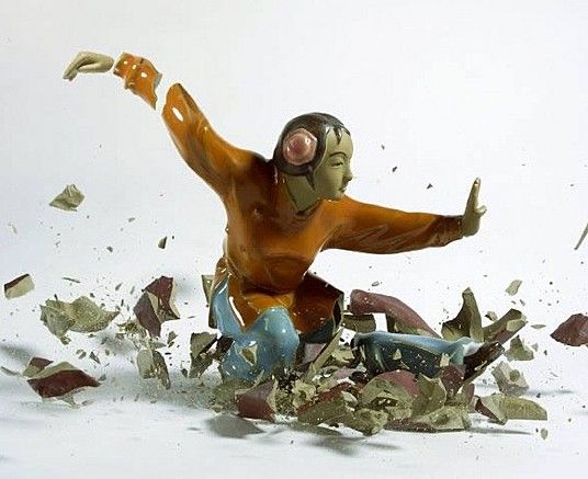 High-speed photography and broken statues (12 photos)