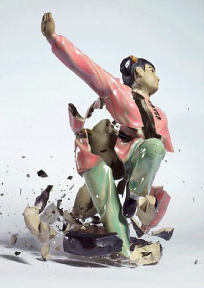 High-speed photography and broken statues (12 photos)