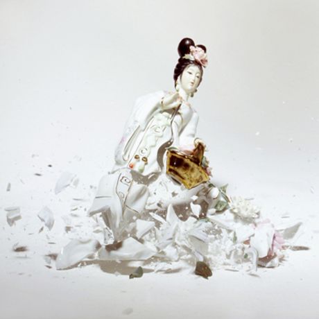 High-speed photography and broken statues (12 photos)