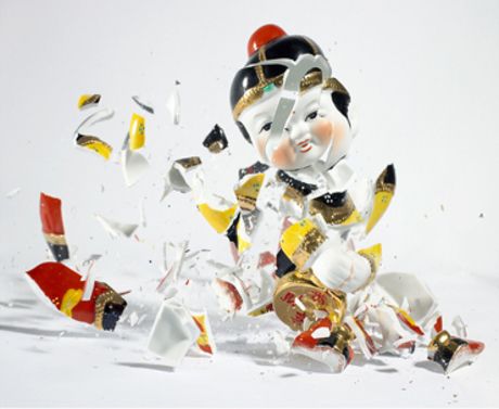 High-speed photography and broken statues (12 photos)