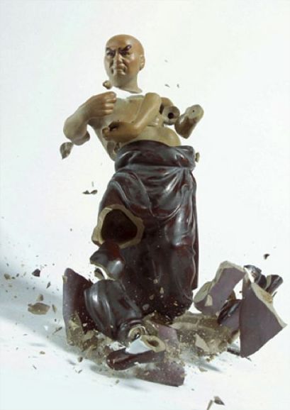 High-speed photography and broken statues (12 photos)