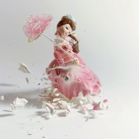 High-speed photography and broken statues (12 photos)