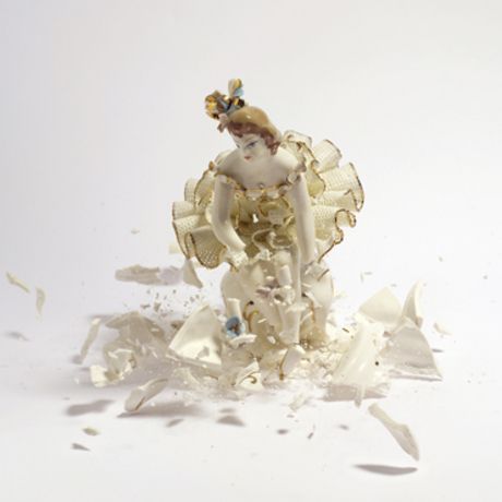 High-speed photography and broken statues (12 photos)